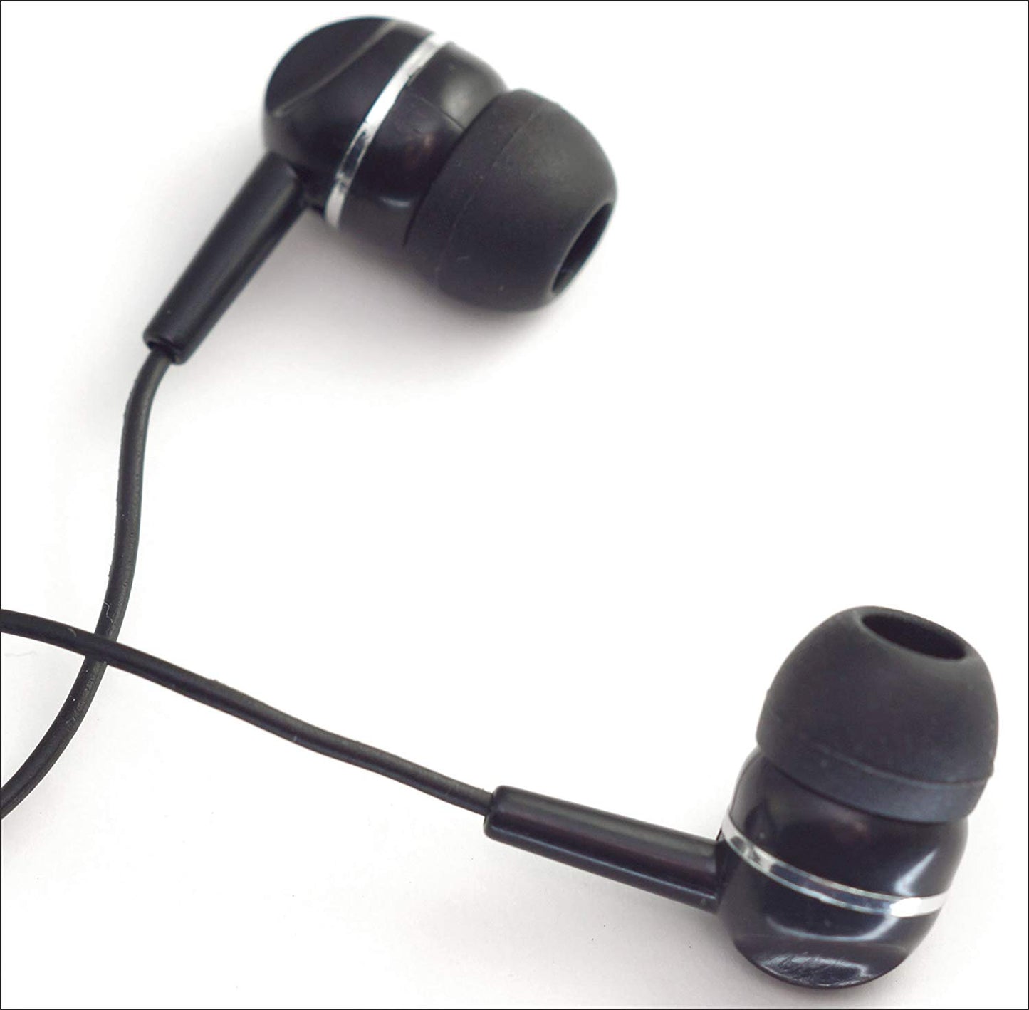 Close-Up Detail of Silicone Tip on SmithOutlet Earbuds for Enhanced Comfort