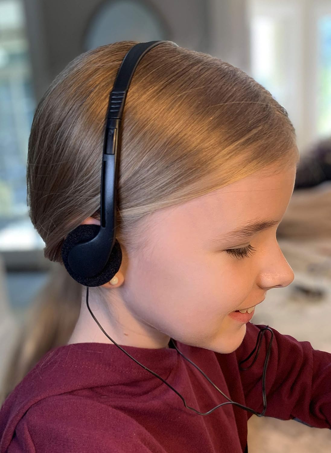 SmithOutlet classroom headphones with 4.5 feet cord length