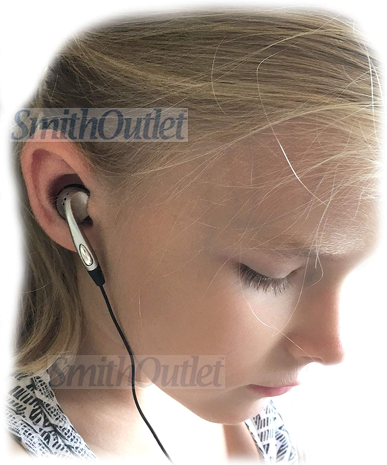 Student Using SmithOutlet Silver In-Ear Earphones for Learning